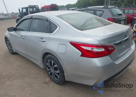 2017 Nissan Altima 2.5 S z USA, uszkodzony, nr VIN 1N4AL3AP8HC248568